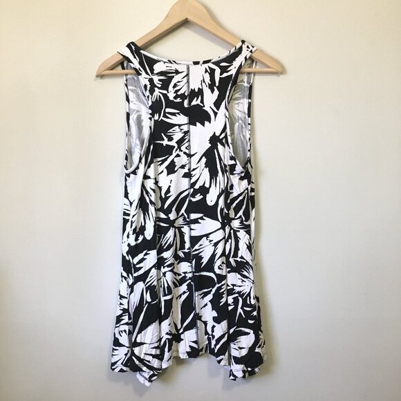 Cupio Long Tropical B&W Floral Handkerchief Hem A-Line Viscose Tank Top - Picture 2 of 14